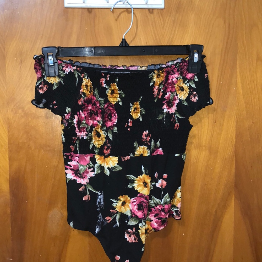 Off the Shoulder bodysuit with flowers
